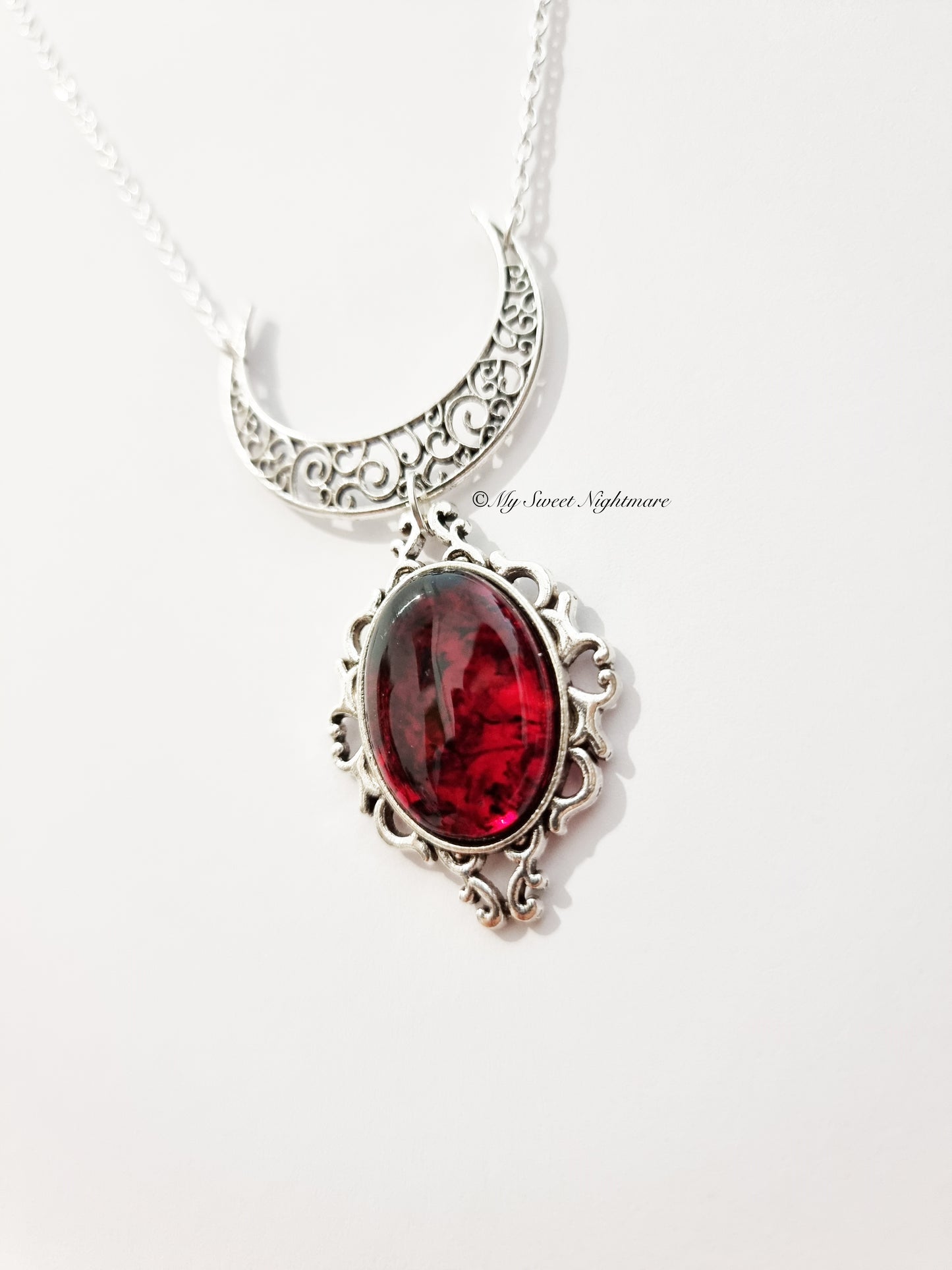 "BLOODMOON" Necklace with half moon and cameo with blood effect cabochon