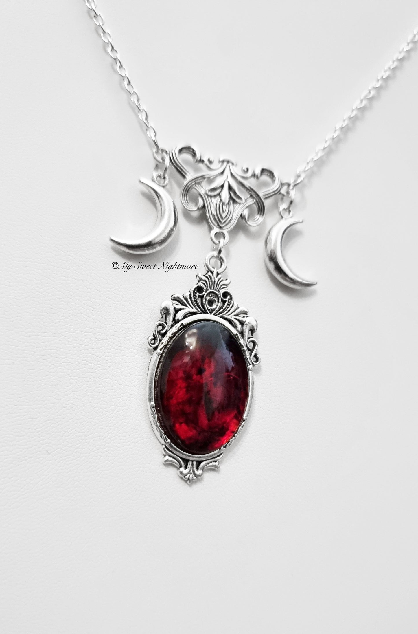 "CARMILLA" Necklace with Triple Moon with Blood effect