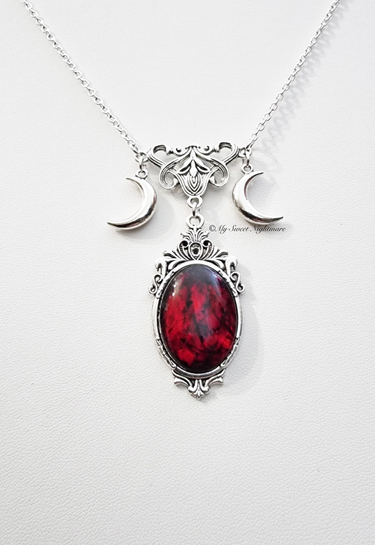 "CARMILLA" Necklace with Triple Moon with Blood effect